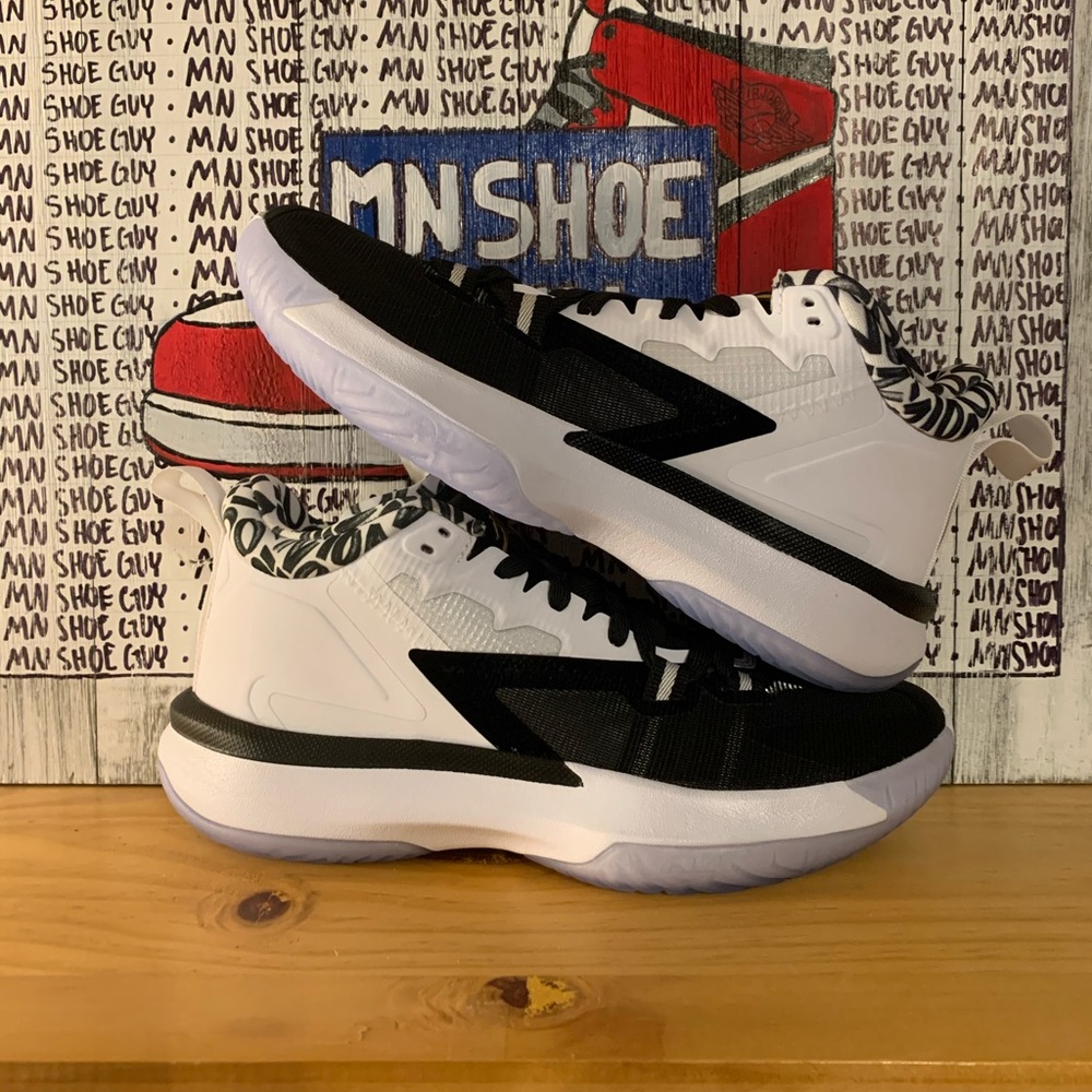 Jordan Zion 1 “Black and White” women’s size 8